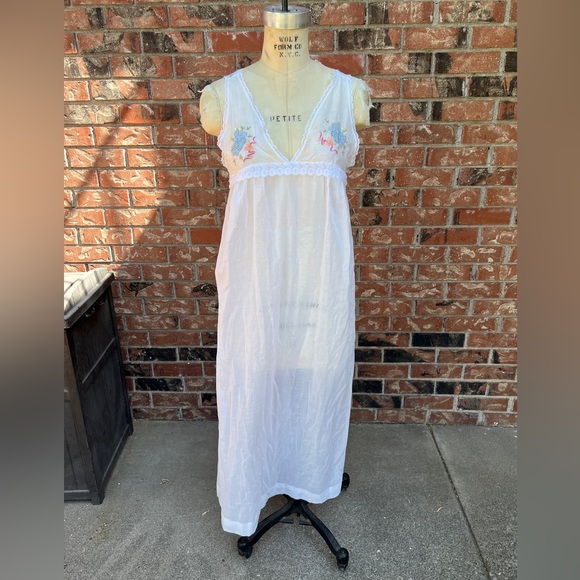 Vintage Bert Yelin for Neiman Marcus white cotton embroidered nightgown robe set - Picture 2 of 11